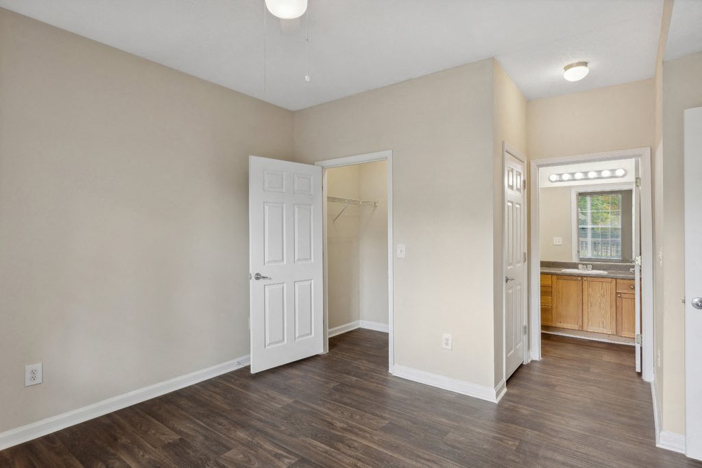 Bedroom with closet at Longwood Vista Apartment Homes in Atlanta GA